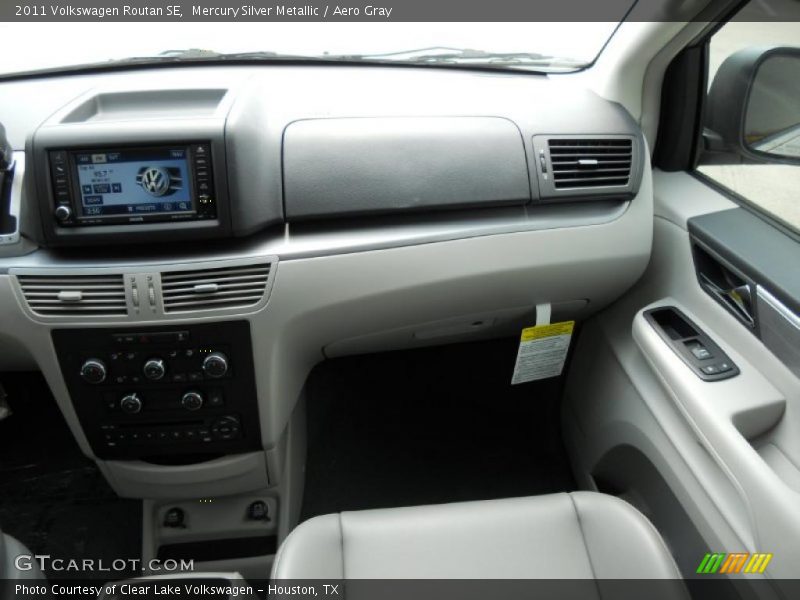 Mercury Silver Metallic / Aero Gray 2011 Volkswagen Routan SE