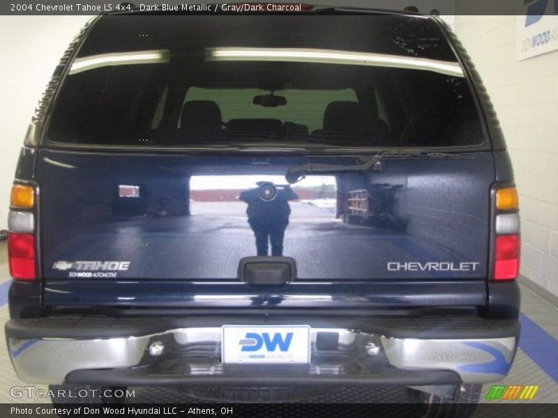 Dark Blue Metallic / Gray/Dark Charcoal 2004 Chevrolet Tahoe LS 4x4