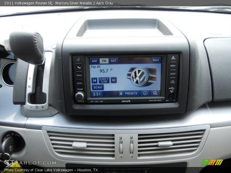 Mercury Silver Metallic / Aero Gray 2011 Volkswagen Routan SE