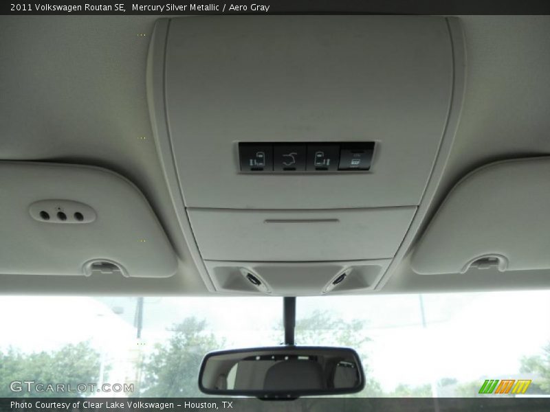 Mercury Silver Metallic / Aero Gray 2011 Volkswagen Routan SE