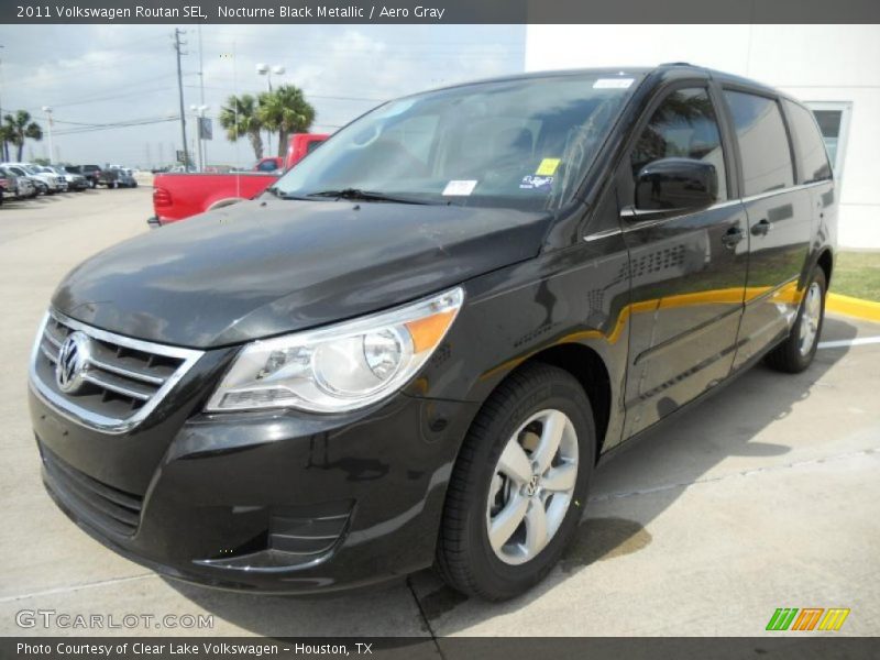 Nocturne Black Metallic / Aero Gray 2011 Volkswagen Routan SEL