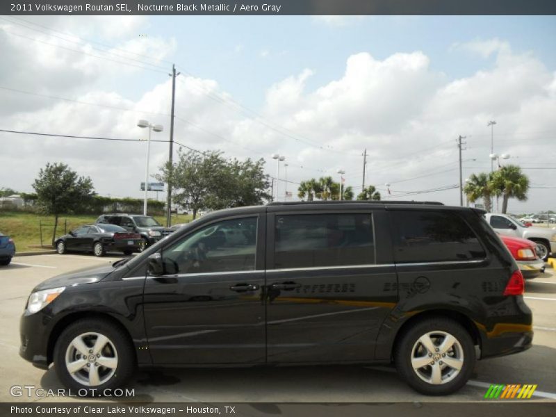 Nocturne Black Metallic / Aero Gray 2011 Volkswagen Routan SEL