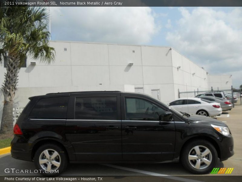 Nocturne Black Metallic / Aero Gray 2011 Volkswagen Routan SEL