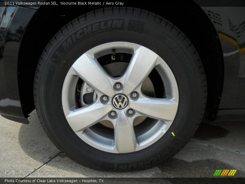 Nocturne Black Metallic / Aero Gray 2011 Volkswagen Routan SEL