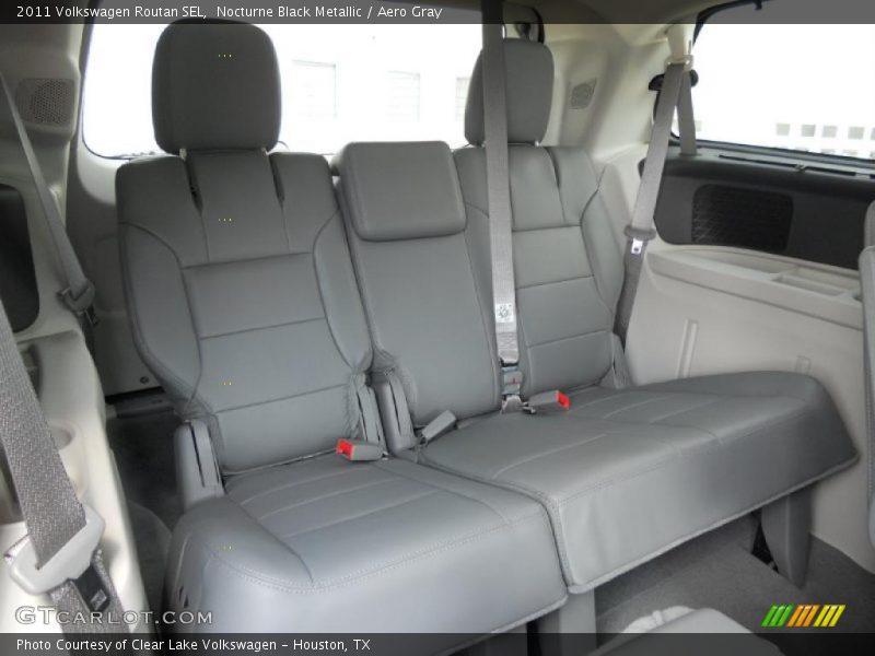  2011 Routan SEL Aero Gray Interior