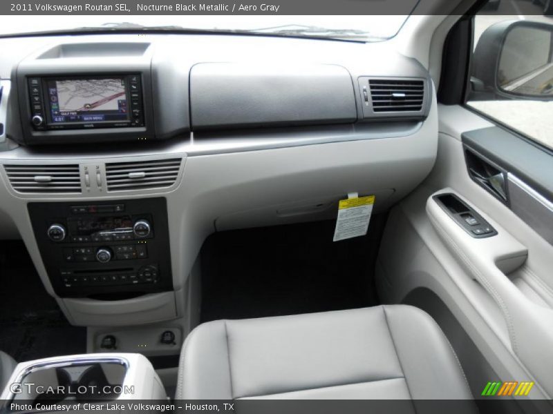 Nocturne Black Metallic / Aero Gray 2011 Volkswagen Routan SEL