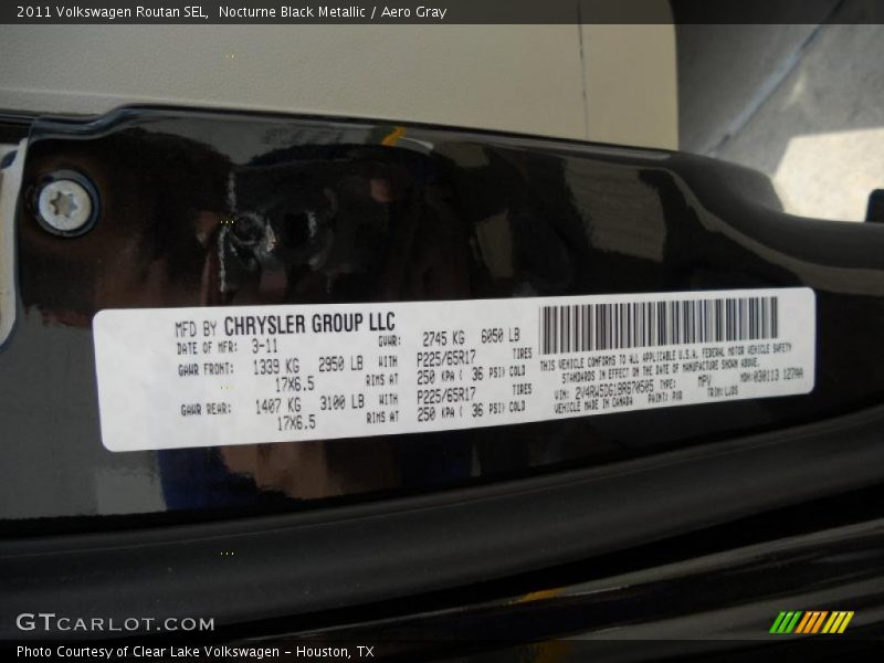Nocturne Black Metallic / Aero Gray 2011 Volkswagen Routan SEL