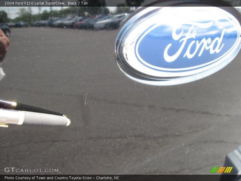 Black / Tan 2004 Ford F150 Lariat SuperCrew