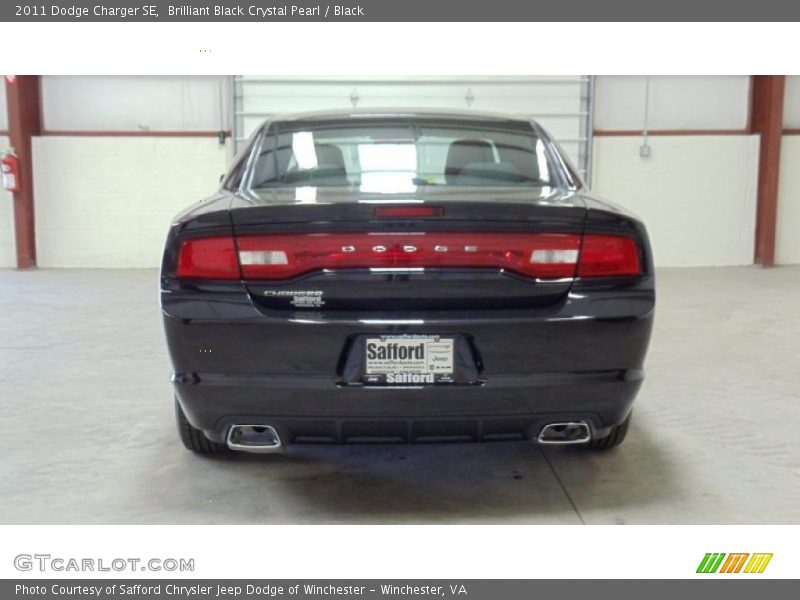 Brilliant Black Crystal Pearl / Black 2011 Dodge Charger SE