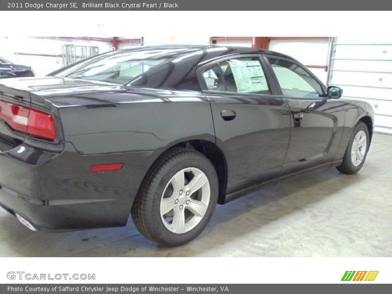 Brilliant Black Crystal Pearl / Black 2011 Dodge Charger SE