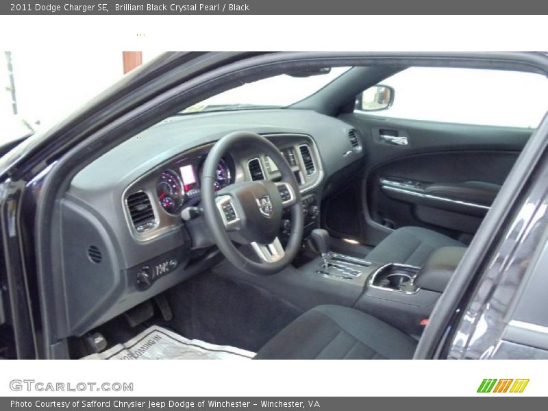 Brilliant Black Crystal Pearl / Black 2011 Dodge Charger SE