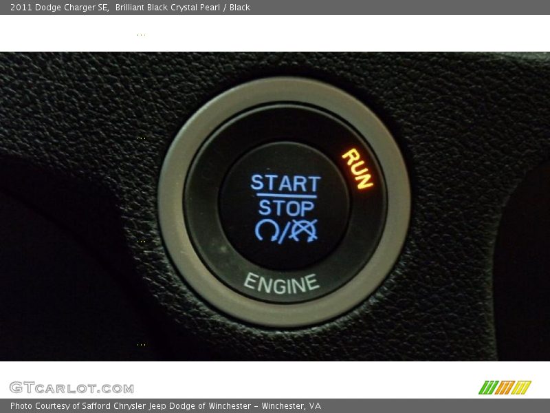 Brilliant Black Crystal Pearl / Black 2011 Dodge Charger SE