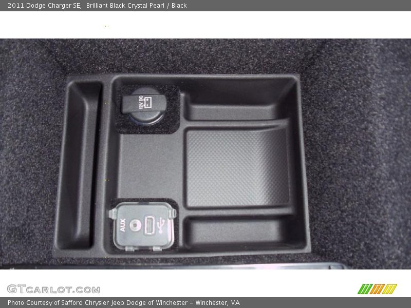 Brilliant Black Crystal Pearl / Black 2011 Dodge Charger SE