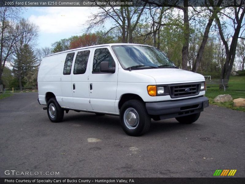 Oxford White / Medium Flint 2005 Ford E Series Van E250 Commercial