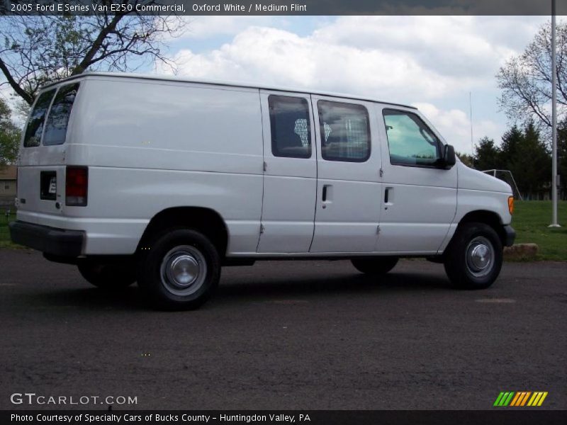 Oxford White / Medium Flint 2005 Ford E Series Van E250 Commercial