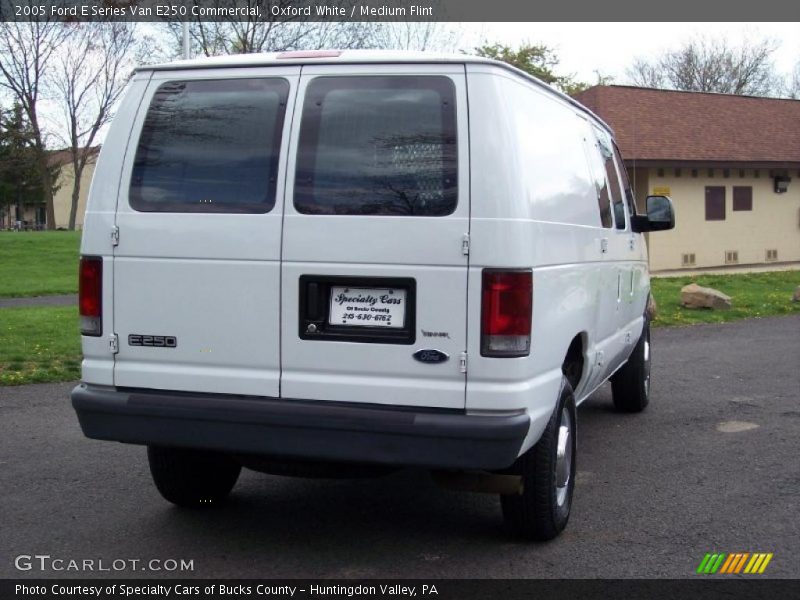 Oxford White / Medium Flint 2005 Ford E Series Van E250 Commercial