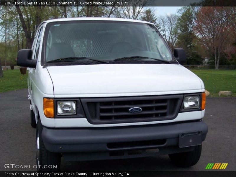 Oxford White / Medium Flint 2005 Ford E Series Van E250 Commercial