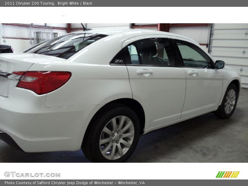 Bright White / Black 2011 Chrysler 200 Touring