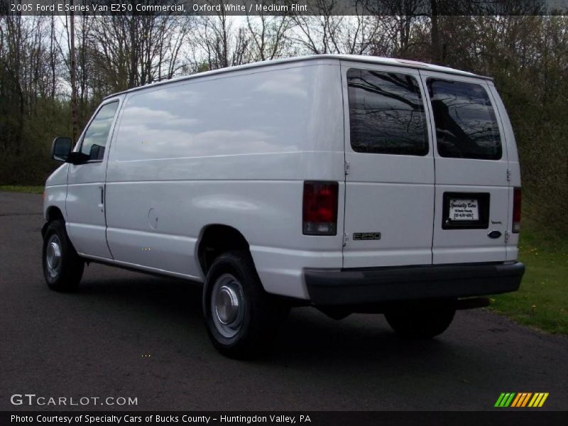 Oxford White / Medium Flint 2005 Ford E Series Van E250 Commercial