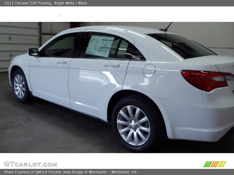 Bright White / Black 2011 Chrysler 200 Touring