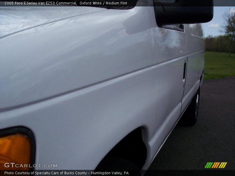 Oxford White / Medium Flint 2005 Ford E Series Van E250 Commercial