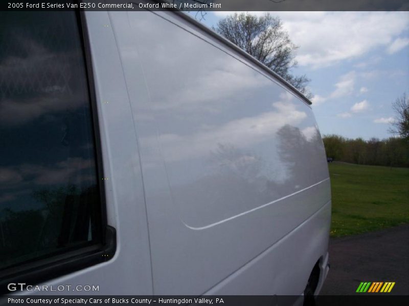 Oxford White / Medium Flint 2005 Ford E Series Van E250 Commercial