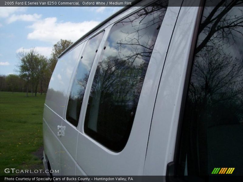 Oxford White / Medium Flint 2005 Ford E Series Van E250 Commercial