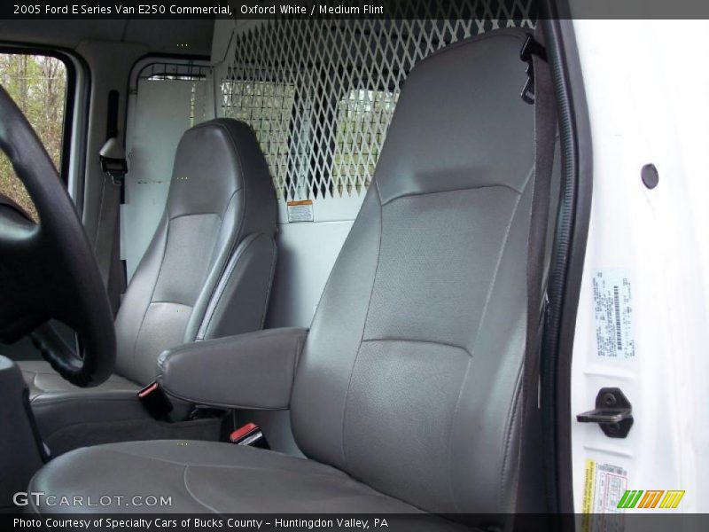 Oxford White / Medium Flint 2005 Ford E Series Van E250 Commercial