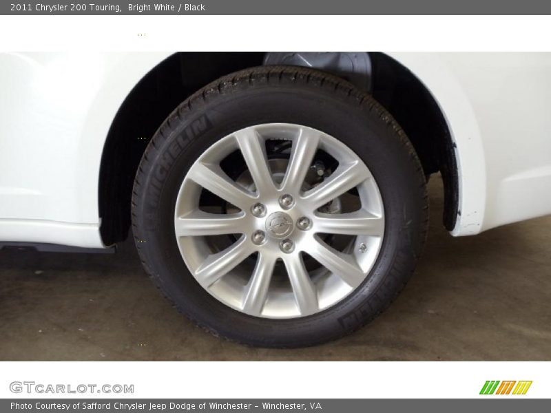 Bright White / Black 2011 Chrysler 200 Touring