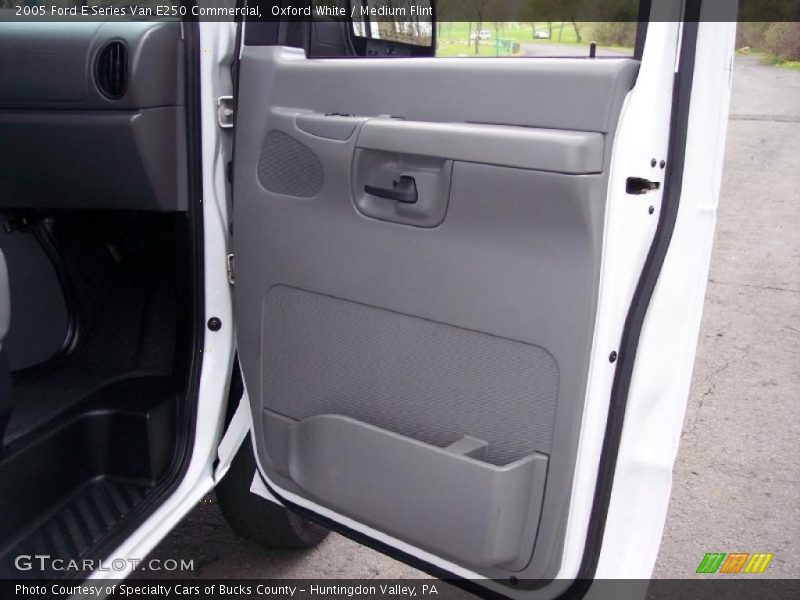Oxford White / Medium Flint 2005 Ford E Series Van E250 Commercial
