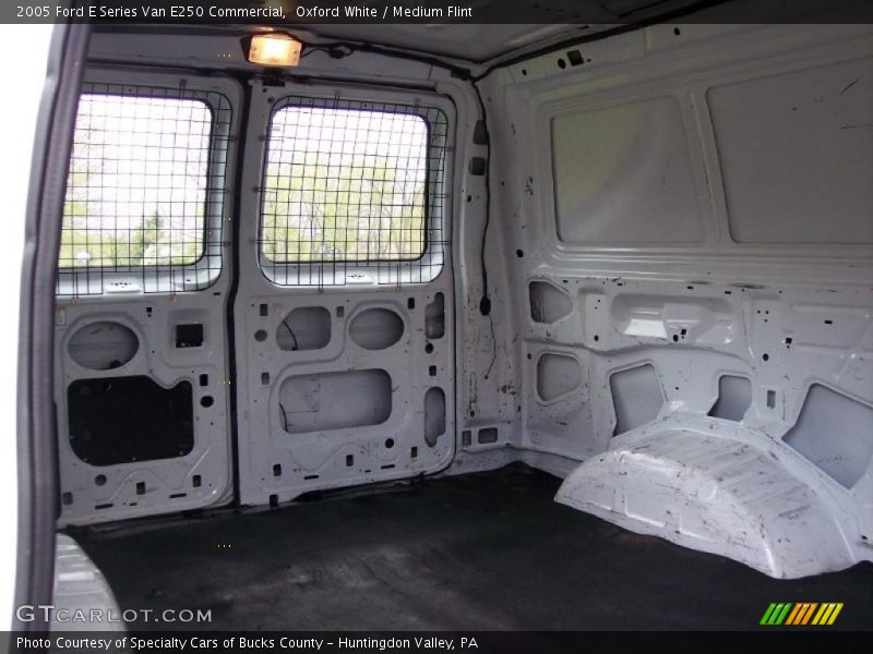 Oxford White / Medium Flint 2005 Ford E Series Van E250 Commercial
