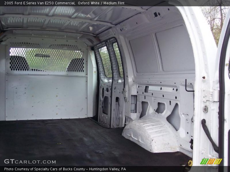Oxford White / Medium Flint 2005 Ford E Series Van E250 Commercial