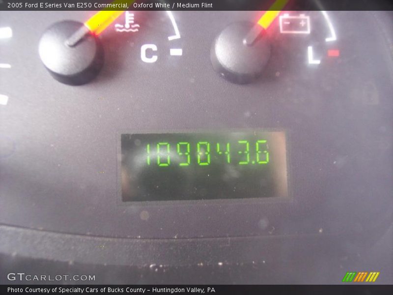 Oxford White / Medium Flint 2005 Ford E Series Van E250 Commercial