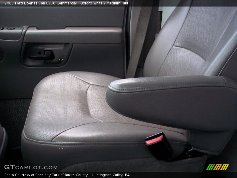 Oxford White / Medium Flint 2005 Ford E Series Van E250 Commercial