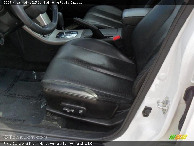 Satin White Pearl / Charcoal 2005 Nissan Altima 2.5 SL