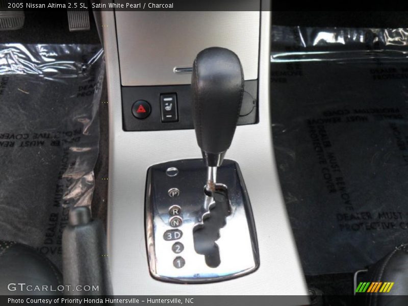 Satin White Pearl / Charcoal 2005 Nissan Altima 2.5 SL