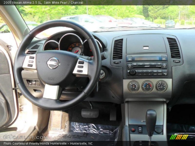 Satin White Pearl / Charcoal 2005 Nissan Altima 2.5 SL