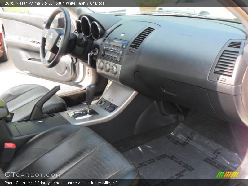 Satin White Pearl / Charcoal 2005 Nissan Altima 2.5 SL