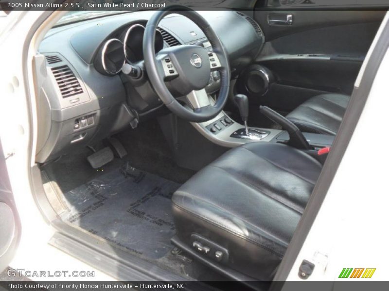 Satin White Pearl / Charcoal 2005 Nissan Altima 2.5 SL