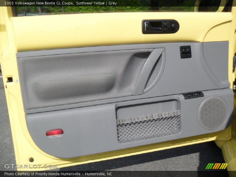 Door Panel of 2003 New Beetle GL Coupe