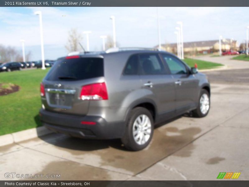 Titanium Silver / Gray 2011 Kia Sorento LX V6