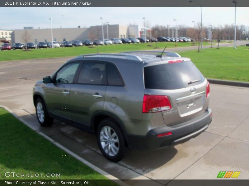 Titanium Silver / Gray 2011 Kia Sorento LX V6