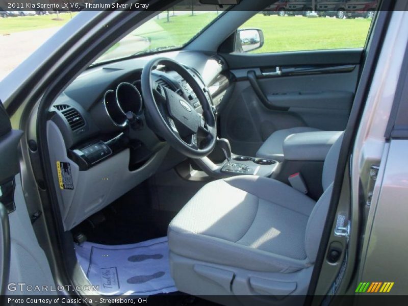 Titanium Silver / Gray 2011 Kia Sorento LX V6