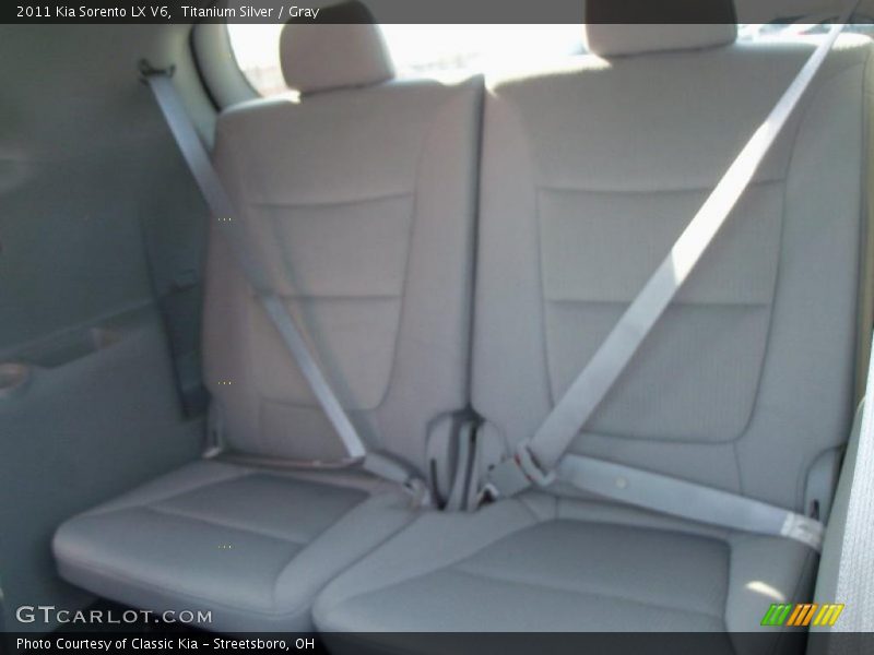 Titanium Silver / Gray 2011 Kia Sorento LX V6
