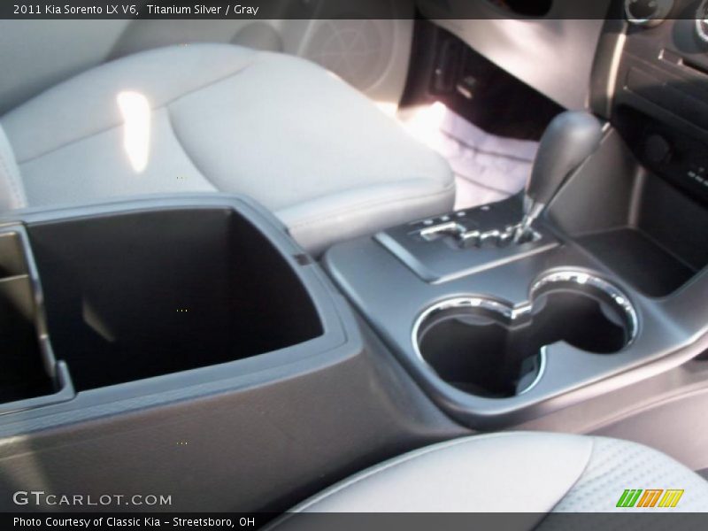 Titanium Silver / Gray 2011 Kia Sorento LX V6