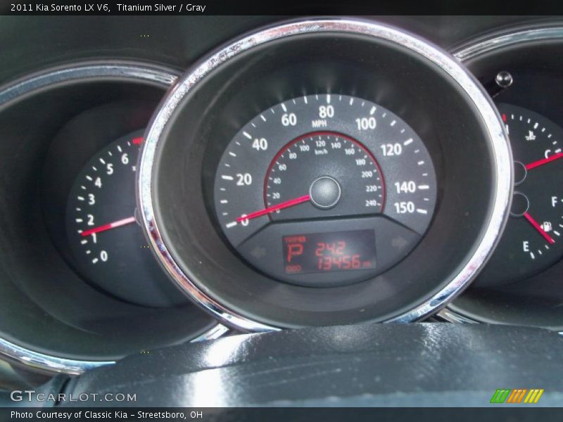Titanium Silver / Gray 2011 Kia Sorento LX V6