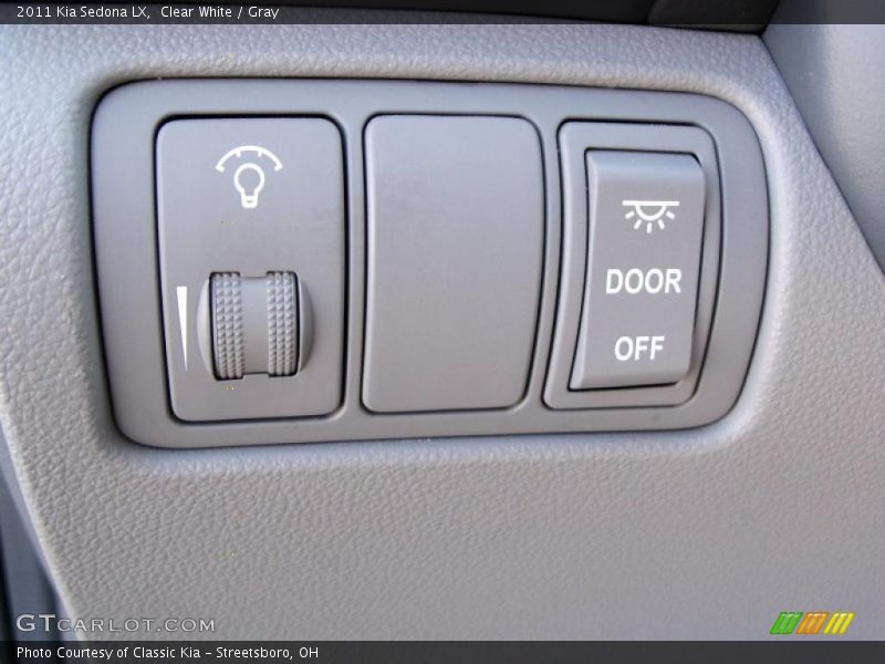 Clear White / Gray 2011 Kia Sedona LX