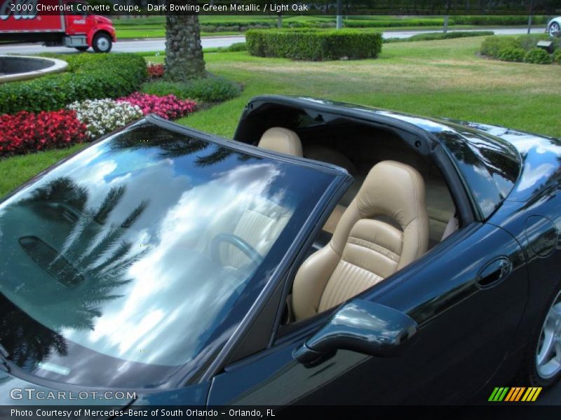 Dark Bowling Green Metallic / Light Oak 2000 Chevrolet Corvette Coupe