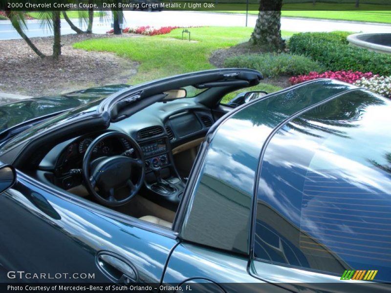 Dark Bowling Green Metallic / Light Oak 2000 Chevrolet Corvette Coupe