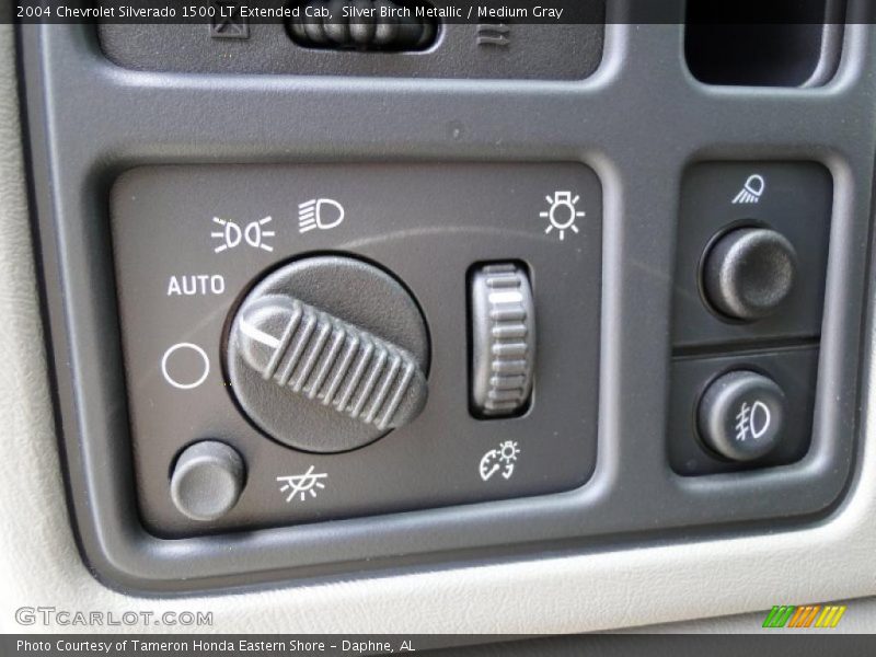 Controls of 2004 Silverado 1500 LT Extended Cab